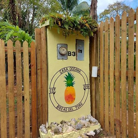 Casa Oceana Bed & Breakfast Bocas del Toro Exterior photo