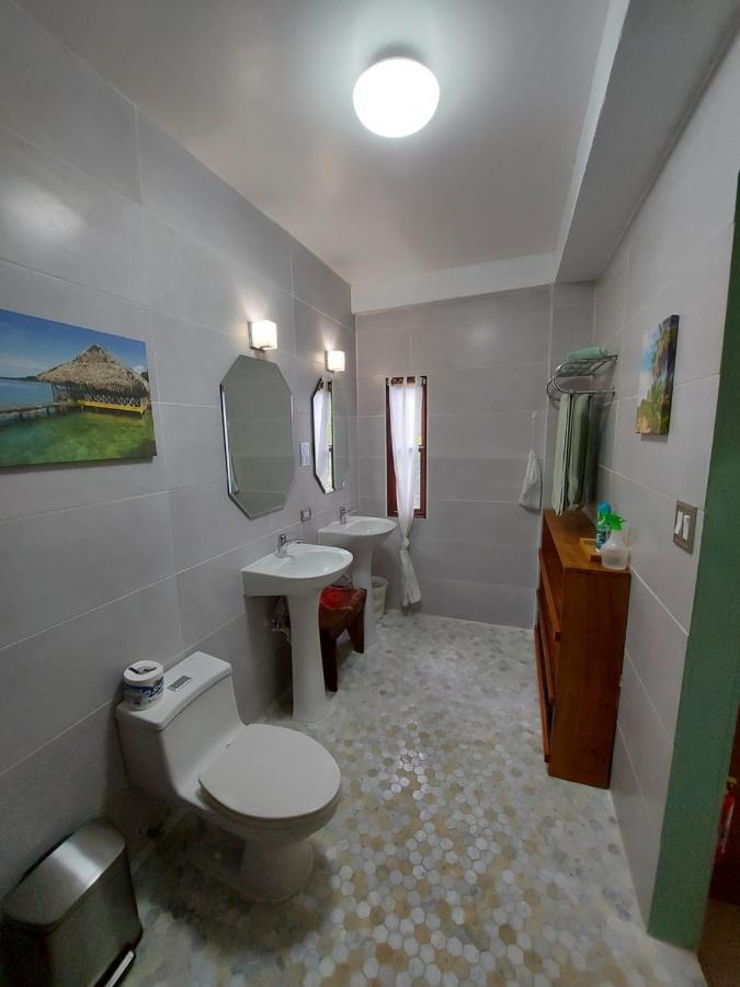 Casa Oceana Bed & Breakfast Bocas del Toro Exterior photo